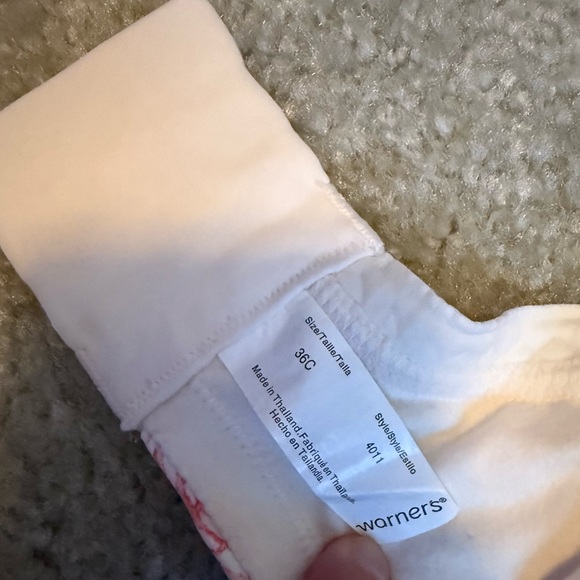 Lot of 4 no underwire bras - 3 sz 34D, 1 sz 36C - Picture 9 of 12